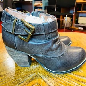 Chocolat Blu leather boot Only wear one time.